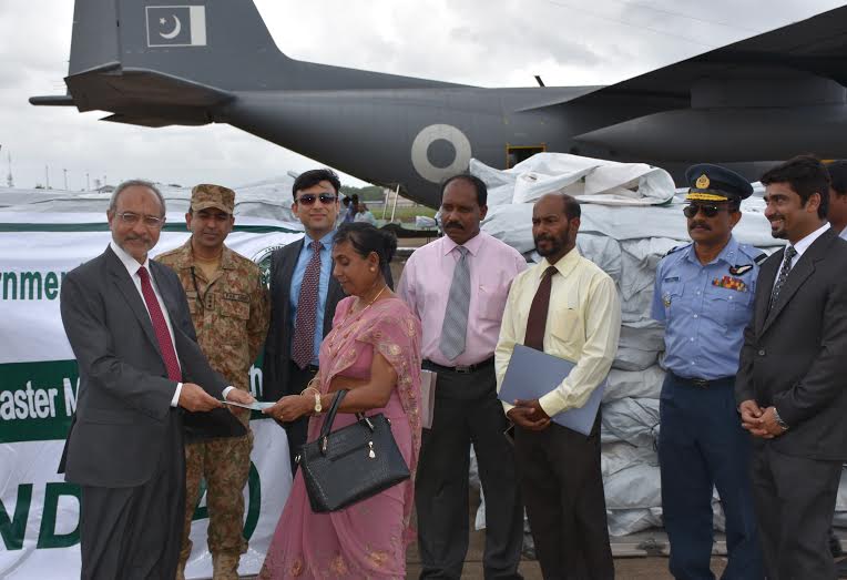 Pakistan hands over 2nd Consignment of Relief Good for Lankan Flood Victims