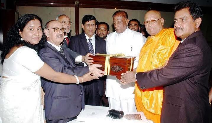 Pakistan hands over Most Sacred Buddhist Relics to Sri Lanka for Exposition