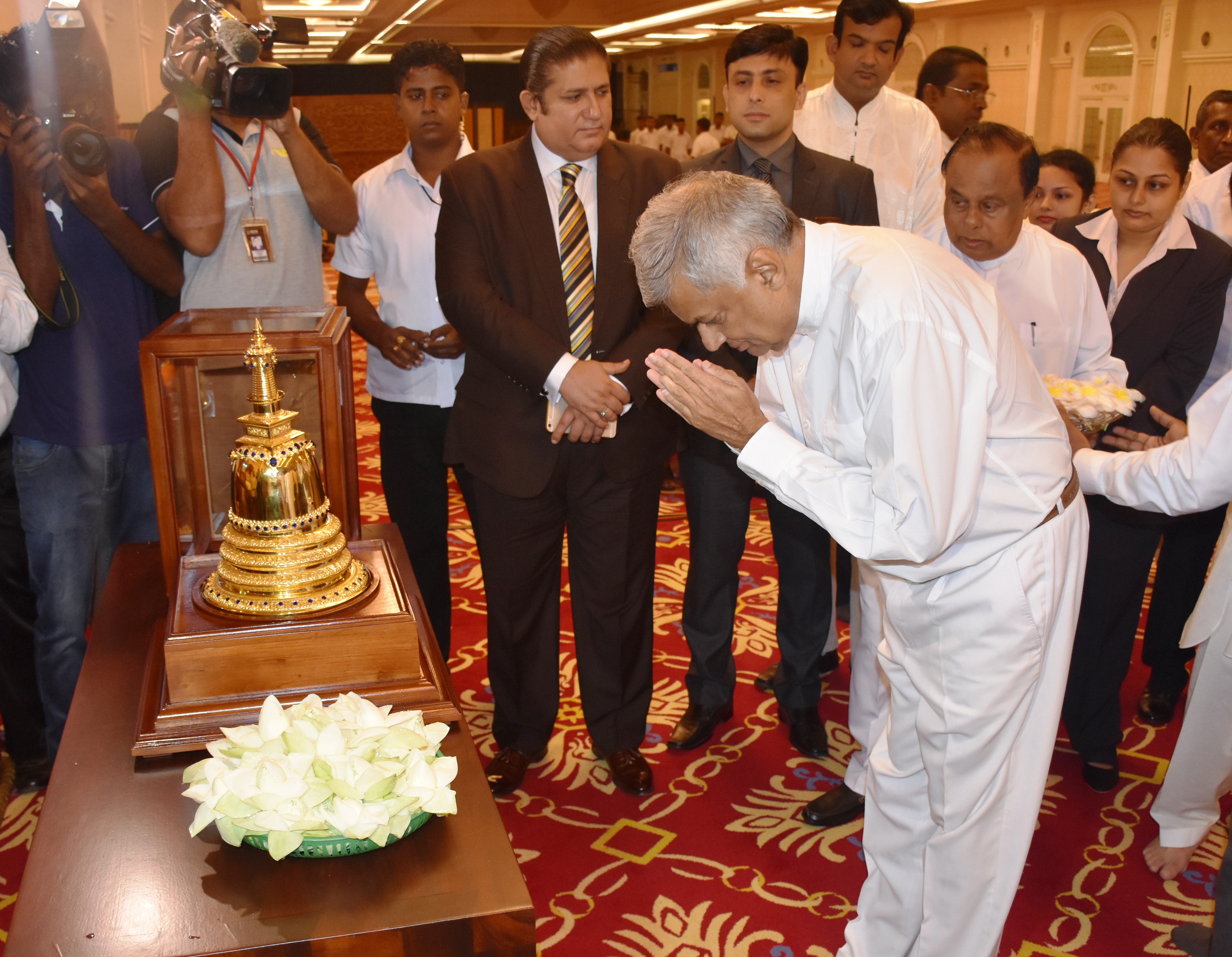 Holy Relics of Lord Buddha returns to Pakistan with veneration from Millions of Lankans