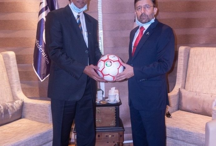 High Commissioner of Pakistan meets the President of Sri Lanka Football Federation