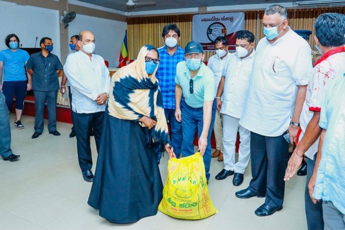 High Commissioner of Pakistan distributed food items among the flood affectees