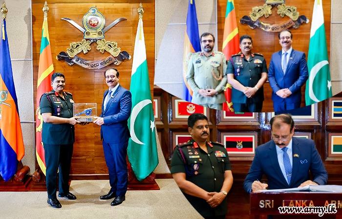 High Commissioner Calls on Commander of the Army