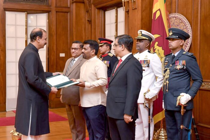 Pakistan’s High Commissioner Presents Credentials to the President of Sri Lanka