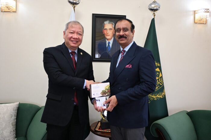 High Commissioner meets Colombo Plan Secretary-General