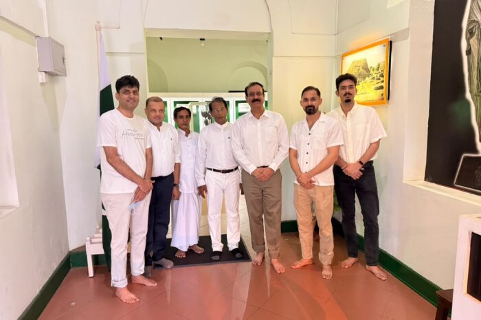 HC visited Pakistan Gallery at the Kandy Museum complex.
