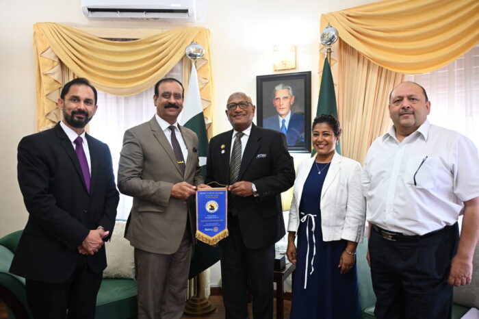 Rotary Club Delegation called on HC