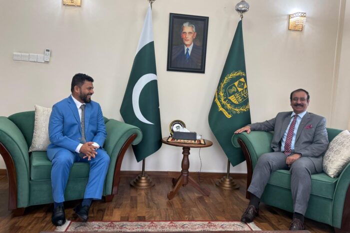 HC met with Former Member of Parliament, Chairman Pottuvil Predeshiya Sabh, Hon. S.M.M. Muszhaarraff.