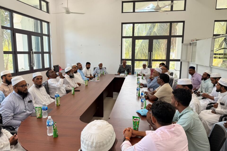 H.E. HC visited Pottuvil Jumma Grand Mosque